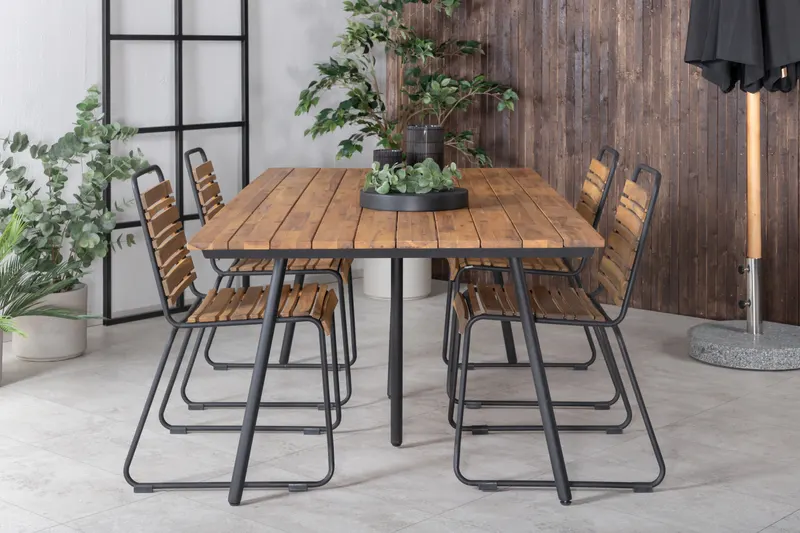 Chan & Bois Gartenmöbel-Set mit Akazientisch und 4 Stühlen in Natur, Gestell Schwarz, im Wohnraum, Ansicht 1
