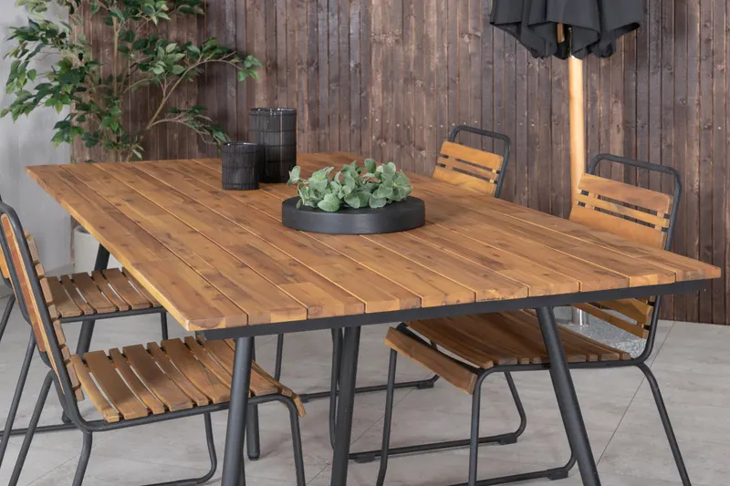 Chan & Bois Gartenmöbel-Set mit Akazientisch und 4 Stühlen in Natur, Gestell Schwarz, im Wohnraum, Ansicht 3