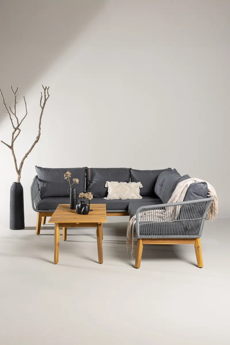 Chania Gartenlounge mit Ecksofa und Couchtisch aus Akazie in Table: H:45 L:110 W:60 Chair: D:75 H:76 W:213 Sofa: D:75 H:76 W:210 × 160 cm, im Wohnraum, Ansicht 1