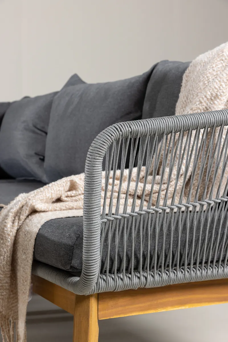 Chania Gartenlounge mit Ecksofa und Couchtisch aus Akazie in Table: H:45 L:110 W:60 Chair: D:75 H:76 W:213 Sofa: D:75 H:76 W:210 × 160 cm, im Wohnraum, Ansicht 2