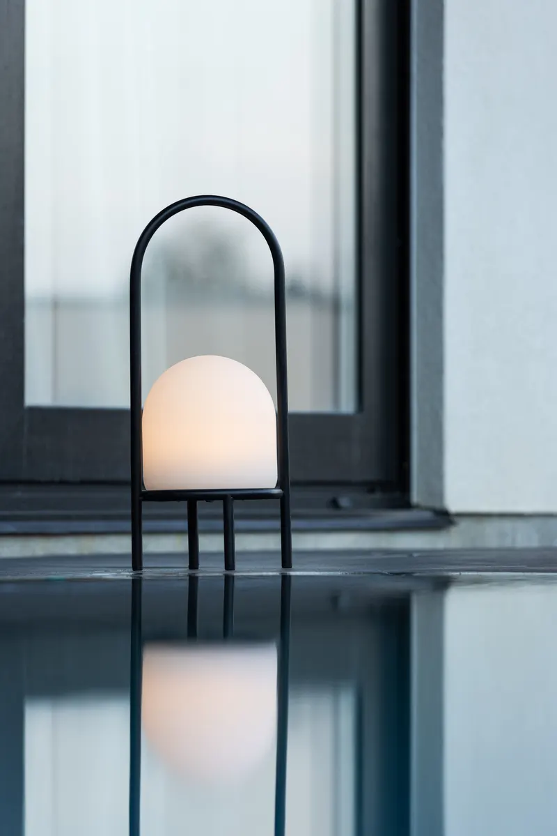 Colie Gartenlampe mit Bügel für Tisch und Boden, im Wohnraum, Ansicht 1