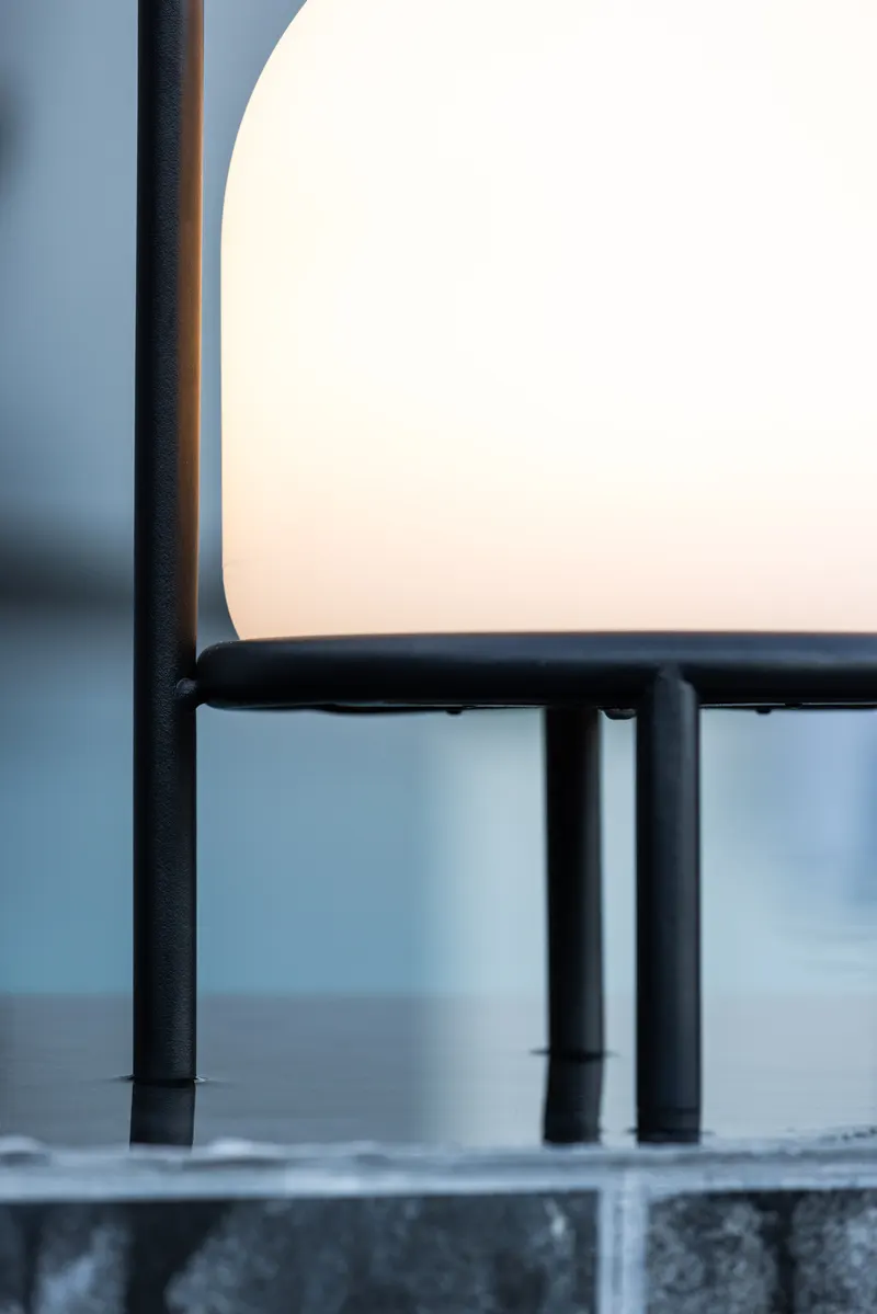 Colie Gartenlampe mit Bügel für Tisch und Boden, im Wohnraum, Ansicht 2