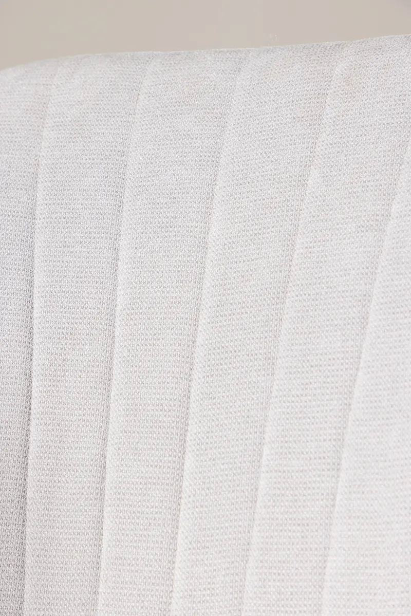 Comfort Esszimmerstuhl mit Armlehnen in Hellgrau, Gestell Weiß, Polyester in Leinenoptik, im Wohnraum, Ansicht 3