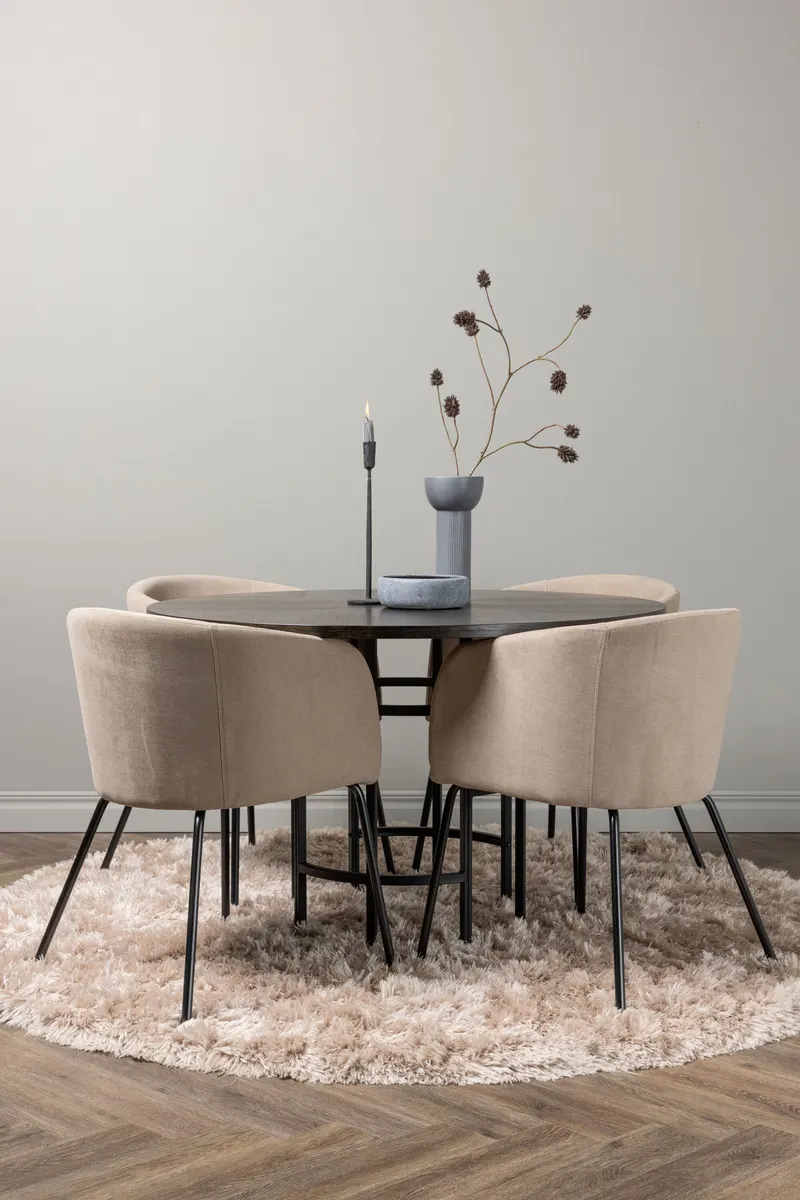Copenhagen & Berit Essgruppe mit rundem Esstisch und 4 gepolsterten Stühlen in Ø 115 cm, Mokka, Gestell Schwarz, Beige, im Wohnraum, Ansicht 1