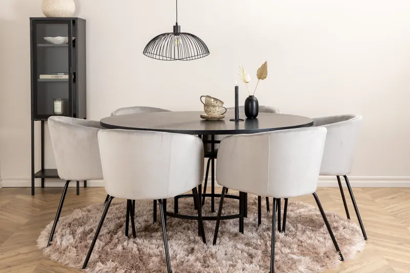 Copenhagen & Berit Essgruppe mit schwarzem rundem Esstisch und 6 gepolsterten Stühlen in Grau, Gestell Schwarz, im Wohnraum, Ansicht 1
