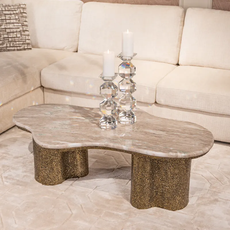 Couchtisch Abandos, Messingfarben antik von Richmond Interiors, Wohnbeispiel 7, im Wohnraum