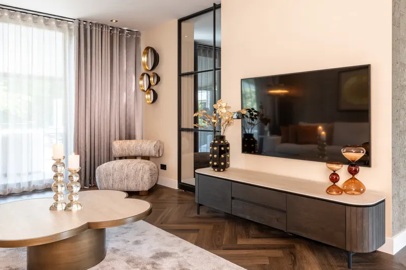 TV-Möbel Ritz, Braun von Richmond Interiors, Wohnbeispiel 6, im Wohnraum
