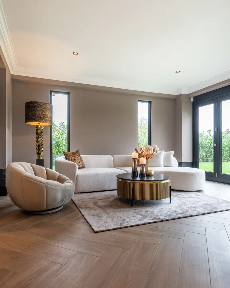 Couchtisch Ironville rund, Goldfarben von Richmond Interiors, Wohnbeispiel 12, im Wohnraum