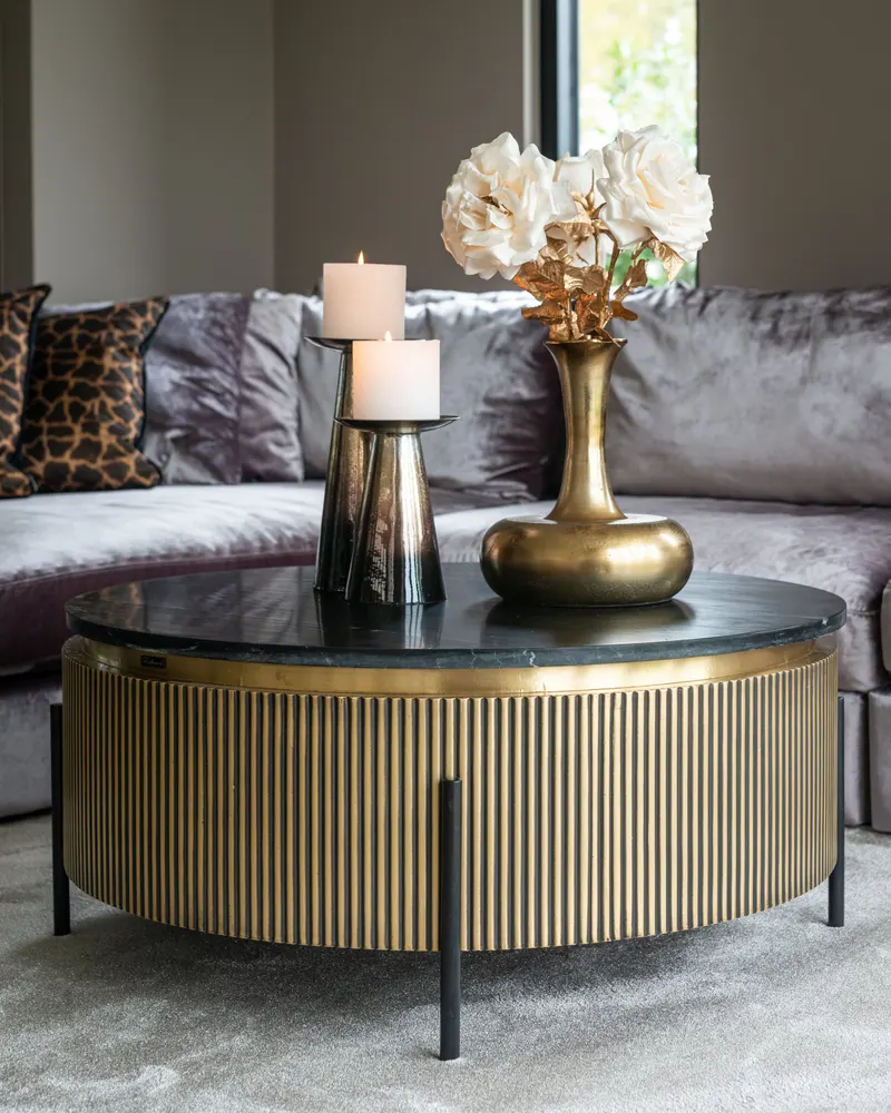 Couchtisch Ironville rund, Goldfarben von Richmond Interiors, Wohnbeispiel 19, im Wohnraum