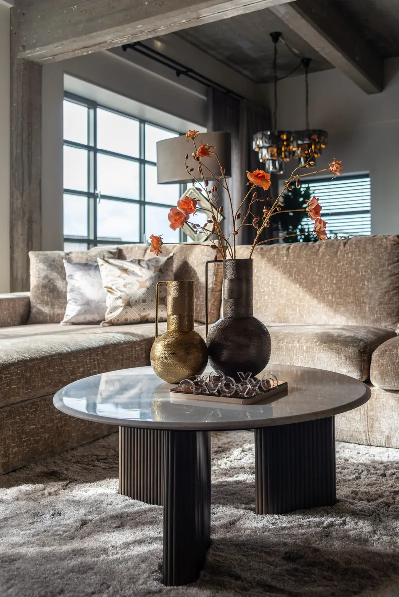 Mayfield Braun, 90 Ø cm von Richmond Interiors, Wohnbeispiel 7, im Wohnraum