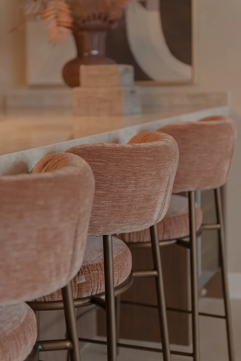 Counterstuhl Encanto, Be straight mocha mousse von Richmond Interiors, Wohnbeispiel 11, im Wohnraum