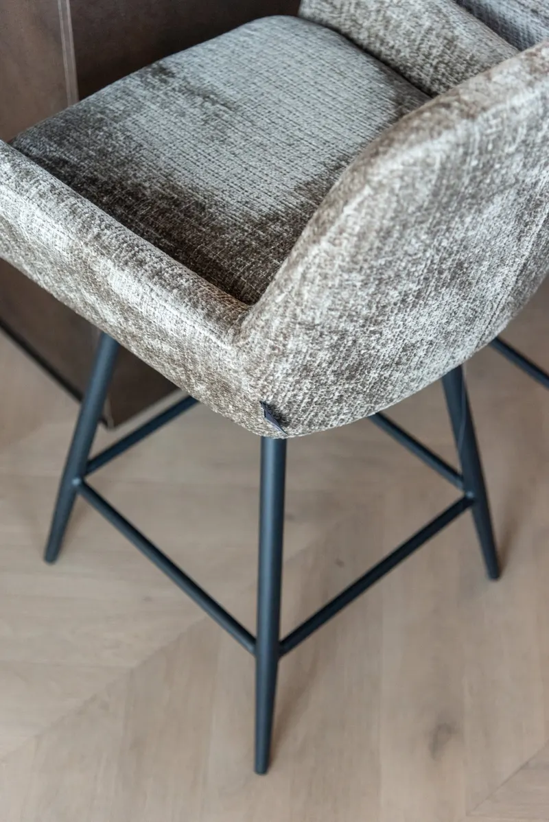 Counterstuhl Linsey, Niagara stone, drehbar, 2er-Set von Richmond Interiors, Wohnbeispiel 12, im Wohnraum