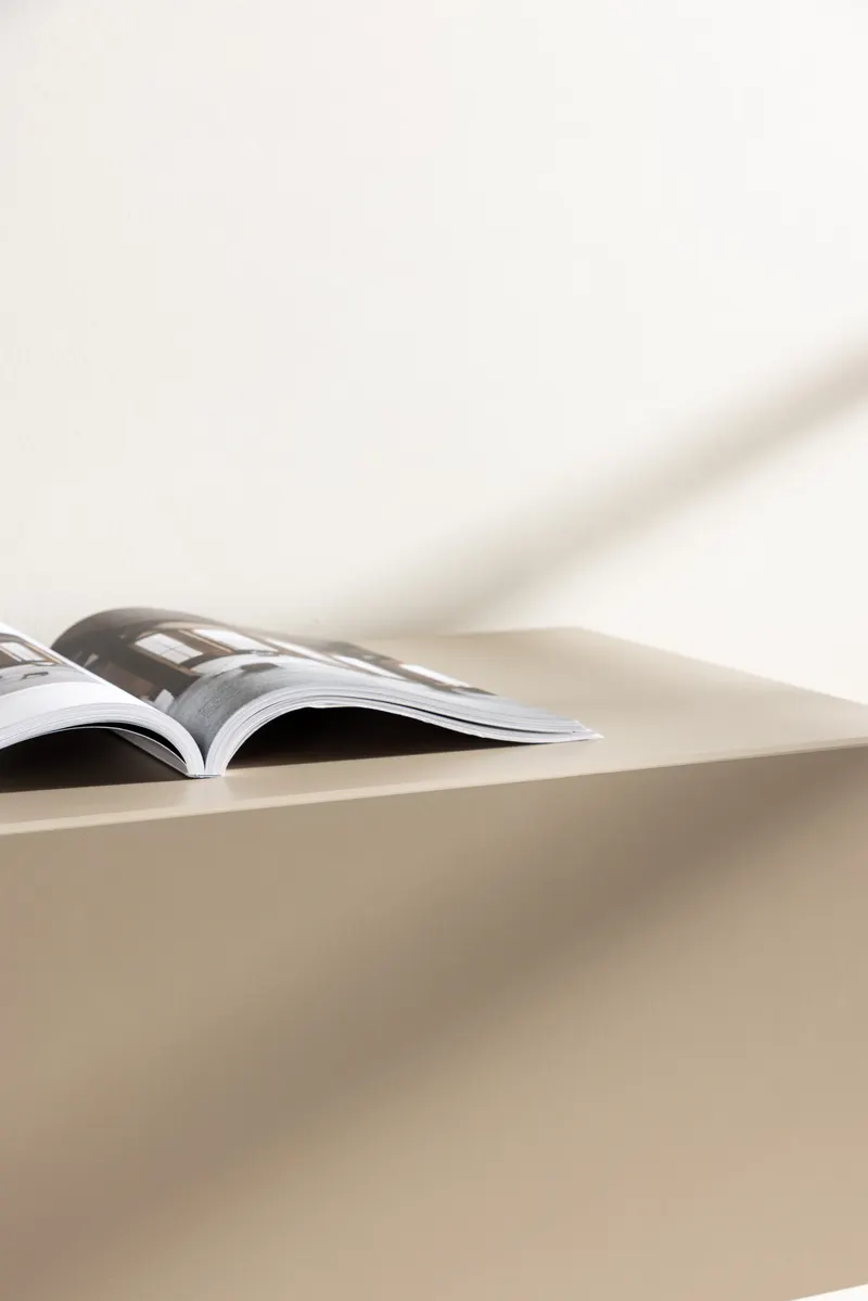 Cuenca Lowboard auf Sockel in Beige, im Wohnraum, Ansicht 4