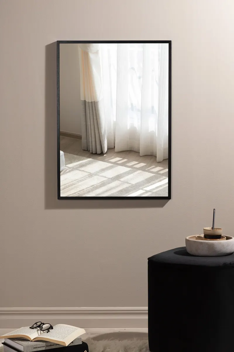 Curtain Poster mit Vorhängen im Sonnenlicht in 100 × 70 cm, im Wohnraum, Ansicht 1