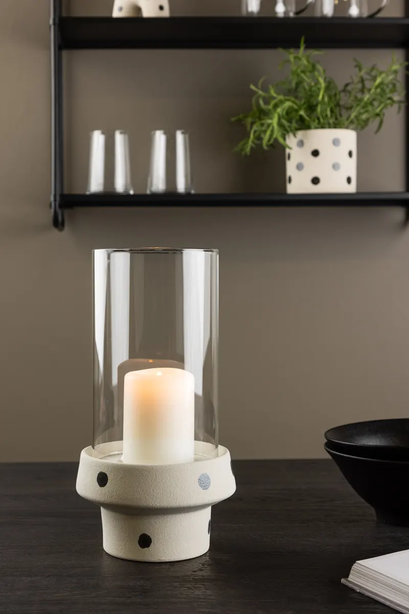 Davida Windlicht mit Glaszylinder auf Steinzeugsockel in Ø 15 cm, Beige, im Wohnraum, Ansicht 1