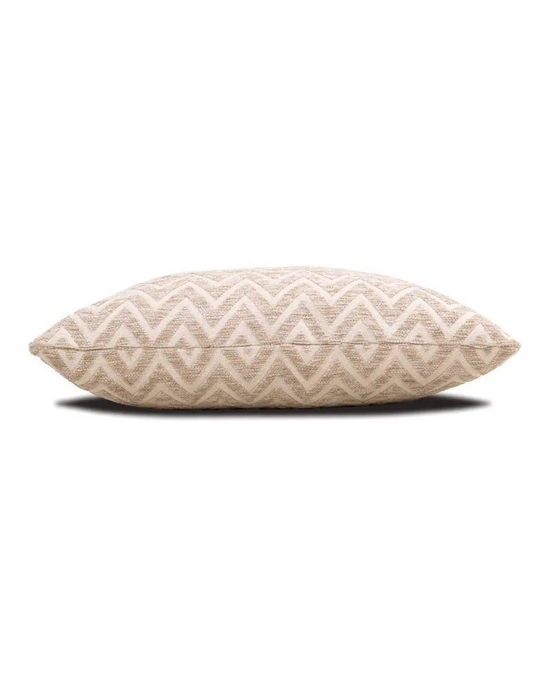 Dekokissen Cassy, Beige chevron von Richmond Interiors, Produktansicht 2