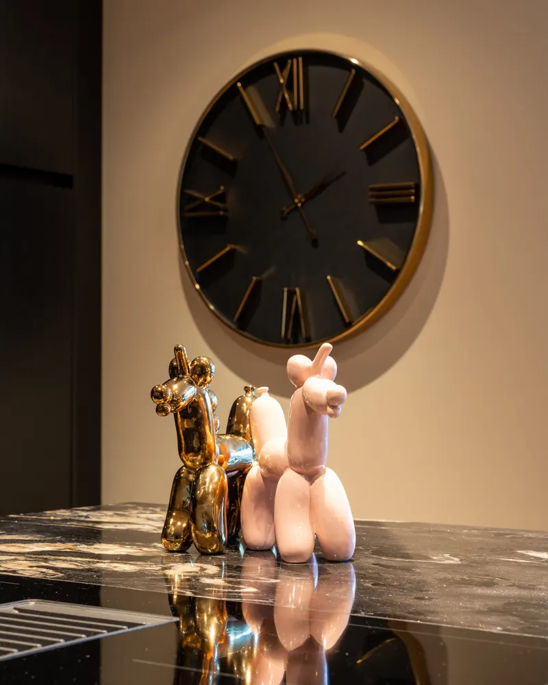 Dekoobjekt Balloonicorn, Goldfarben von Richmond Interiors, Wohnbeispiel 4, im Wohnraum