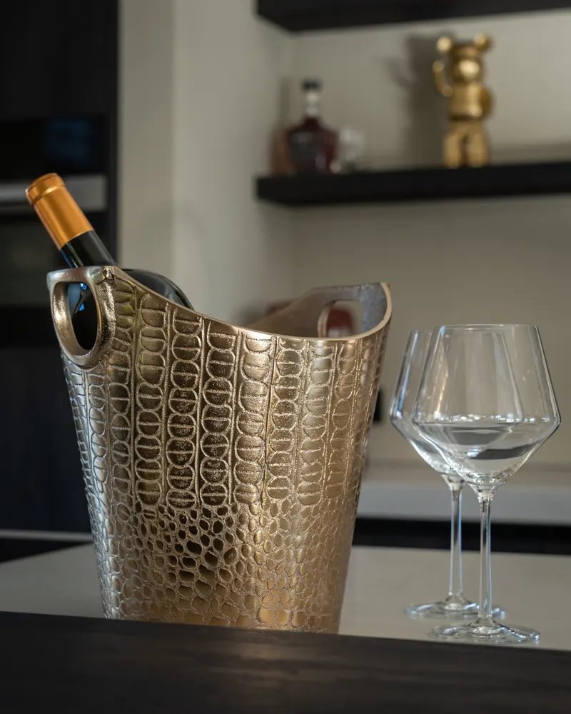 Dekoobjekt Bear, Goldfarben von Richmond Interiors, Wohnbeispiel 8, im Wohnraum