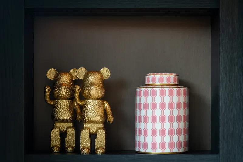 Dekoobjekt Bear, Goldfarben von Richmond Interiors, Wohnbeispiel 9, im Wohnraum