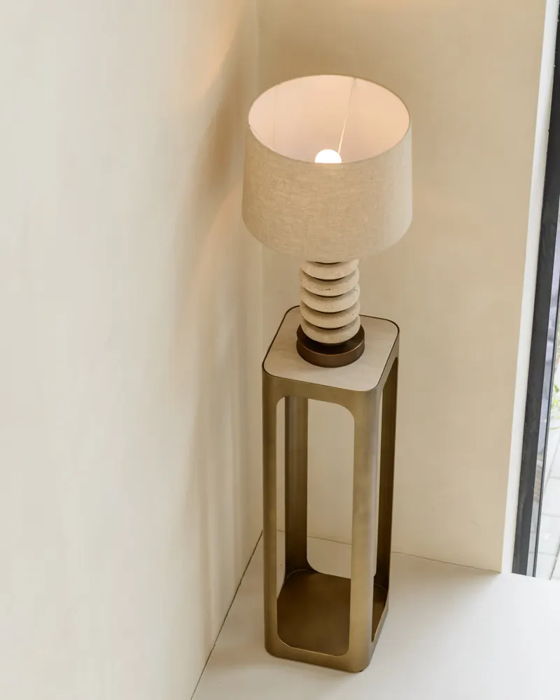 Dekosäule Claridge, Goldfarben antik von Richmond Interiors, Wohnbeispiel 9, im Wohnraum