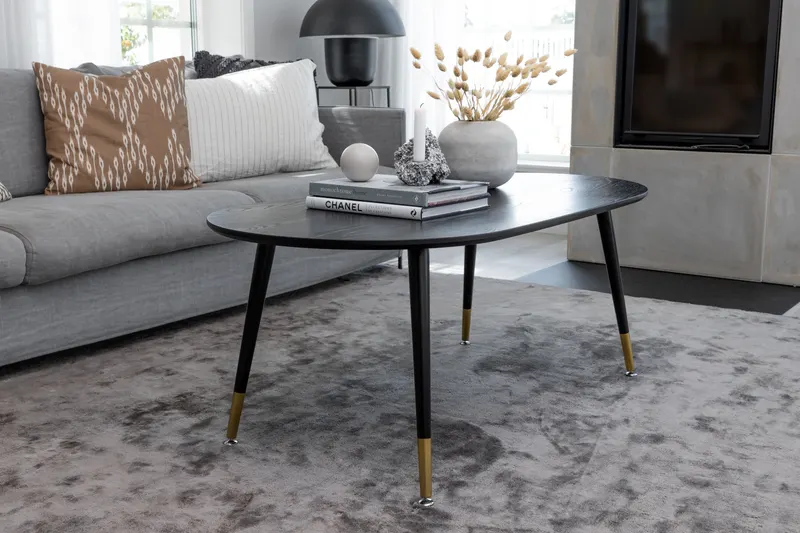 Dipp Couchtisch mit Stahlbeinen in 120 × 60 cm, im Wohnraum, Ansicht 1