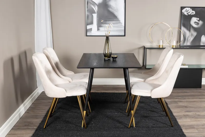 Dipp & Velvet Deluxe Essgruppe mit rechteckigem Esstisch und 4 Samtstühlen in Beige, Gestell Messing gebürstet, im Wohnraum, Ansicht 1