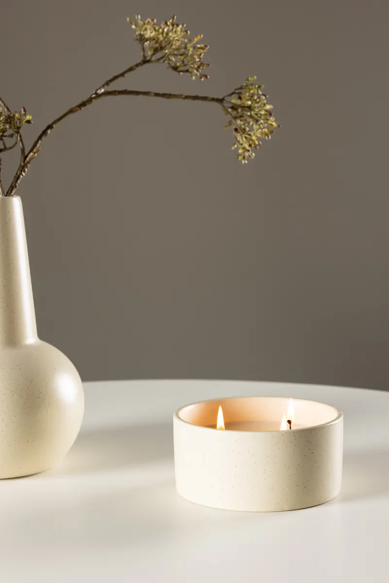 Douglas Duftkerze in Keramikschale in Beige, im Wohnraum, Ansicht 1