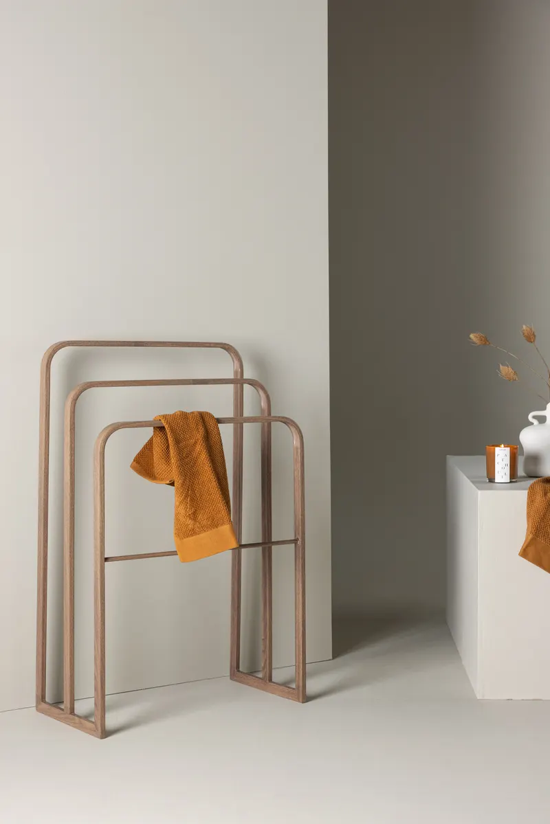 Drammen Garderobe aus Stahl in 30 × 76 × 54 cm, Mokka, im Wohnraum, Ansicht 1