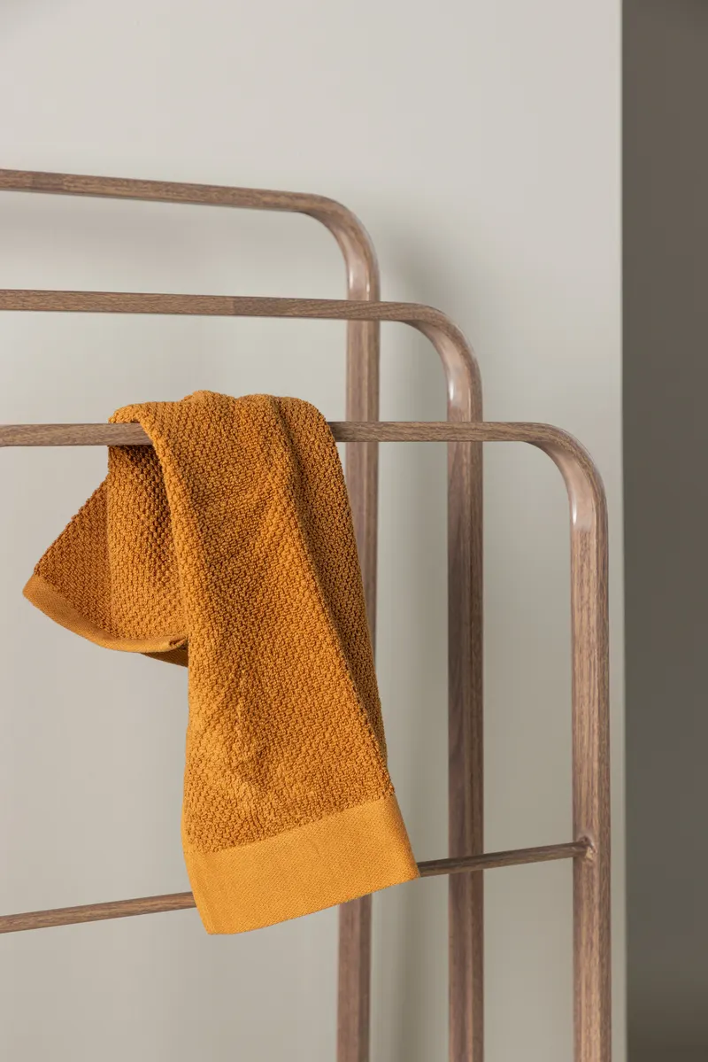 Drammen Garderobe aus Stahl in 30 × 76 × 54 cm, Mokka, im Wohnraum, Ansicht 2
