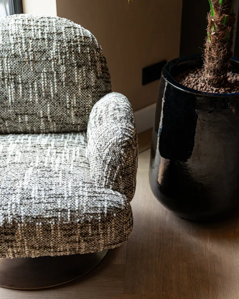 Sessel Kagney, Brown omara, drehbar von Richmond Interiors, Wohnbeispiel 9, im Wohnraum