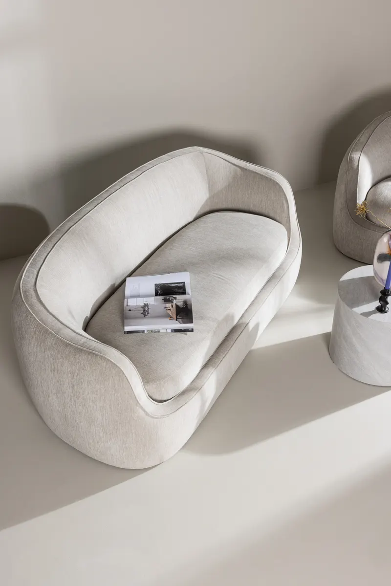 Elio 3-Sitzer Sofa mit gerundeter Rücken- und Armlehne, im Wohnraum, Ansicht 5