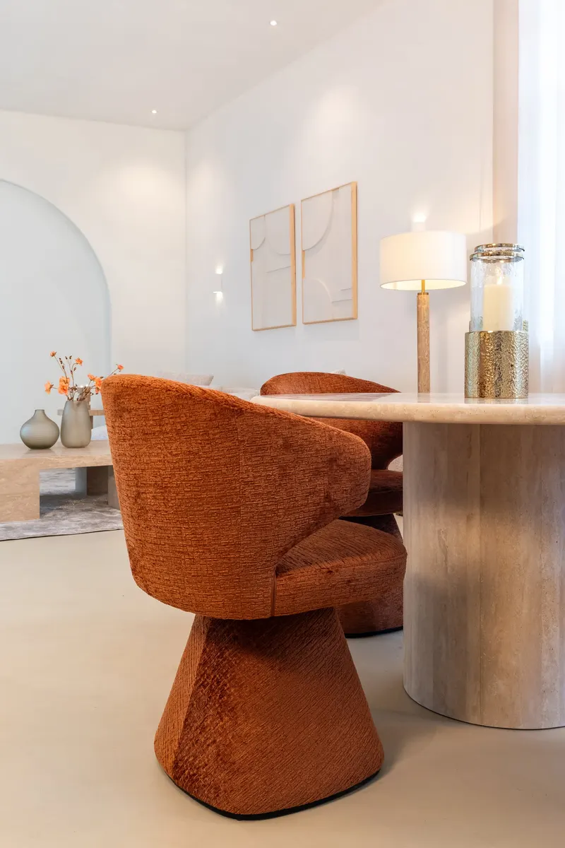 Esstisch Alexander Jones, Beige, 130Ø cm von Richmond Interiors, Wohnbeispiel 6, im Wohnraum