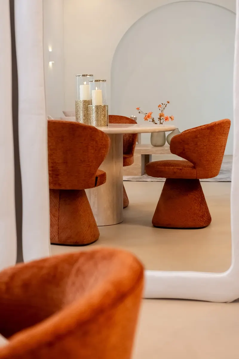 Esstisch Alexander Jones, Beige, 130Ø cm von Richmond Interiors, Wohnbeispiel 8, im Wohnraum