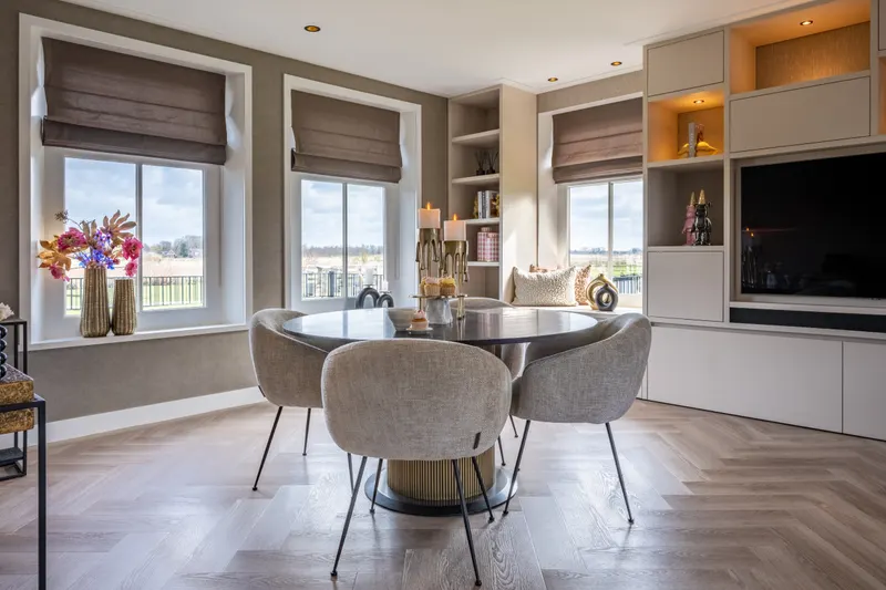 Esstisch Ironville, Goldfarben, 140Ø cm von Richmond Interiors, Wohnbeispiel 5, im Wohnraum