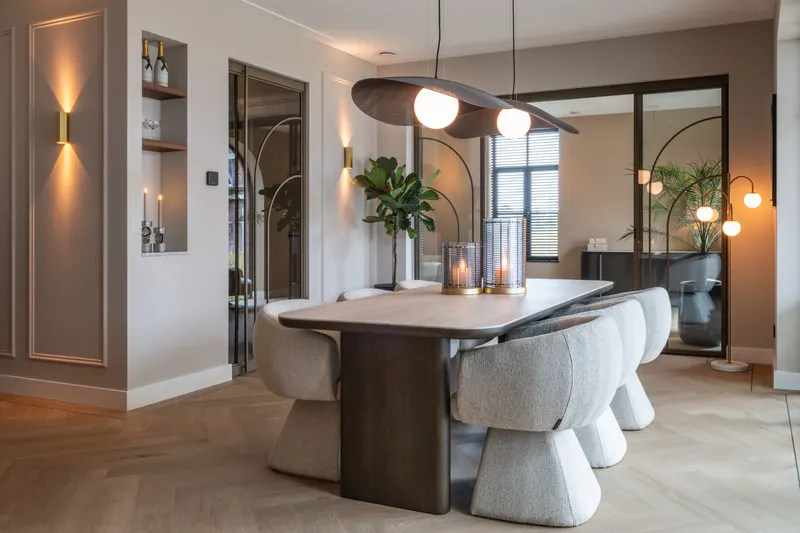 Stehleuchte Janou, Goldfarben von Richmond Interiors, Wohnbeispiel 7, im Wohnraum