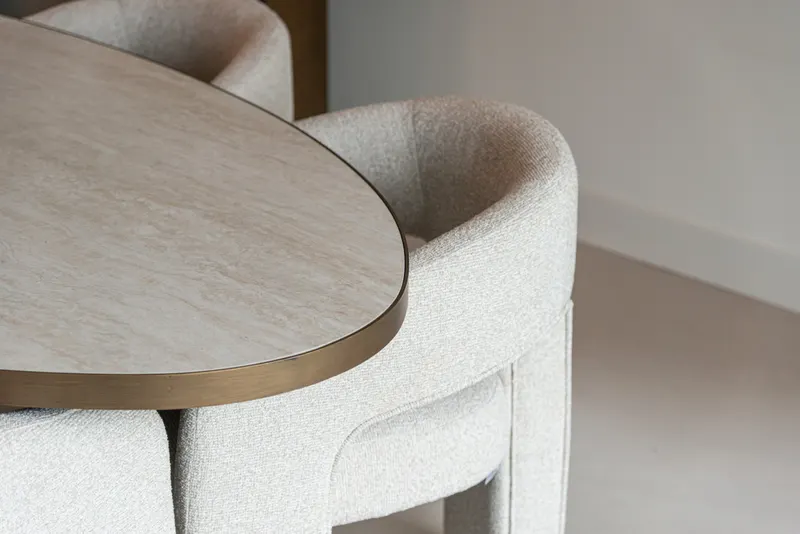 Esstisch Tivoli, Weiß, oval 230 x 110 cm von Richmond Interiors, Wohnbeispiel 10, im Wohnraum