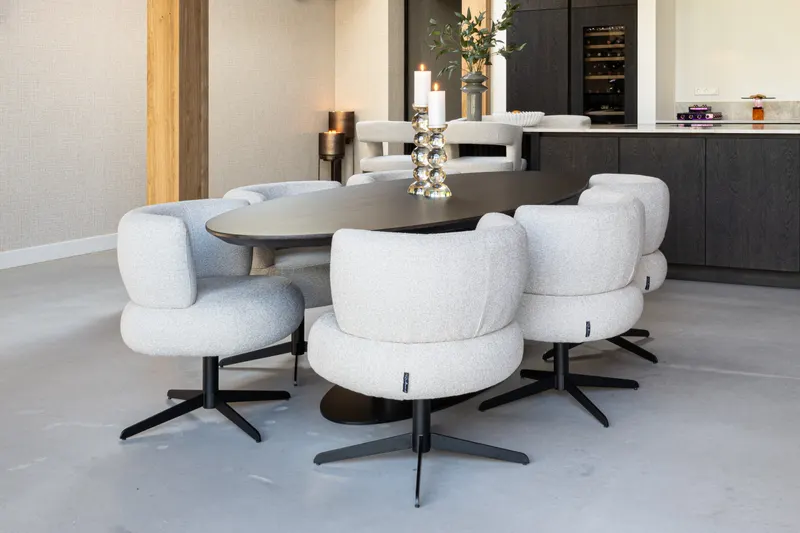 Alexis Biscotti, drehbar von Richmond Interiors, Wohnbeispiel 15, im Wohnraum