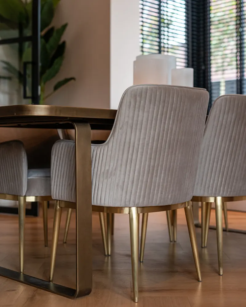 Esszimmerstuhl Breeze, Khaki velvet, feuerhemmend, 2er-Set von Richmond Interiors, Wohnbeispiel 6, im Wohnraum
