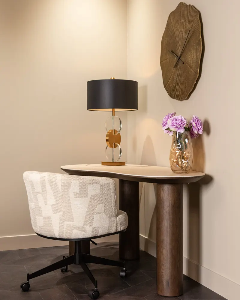Schreibtisch Ritz, Braun von Richmond Interiors, Wohnbeispiel 6, im Wohnraum