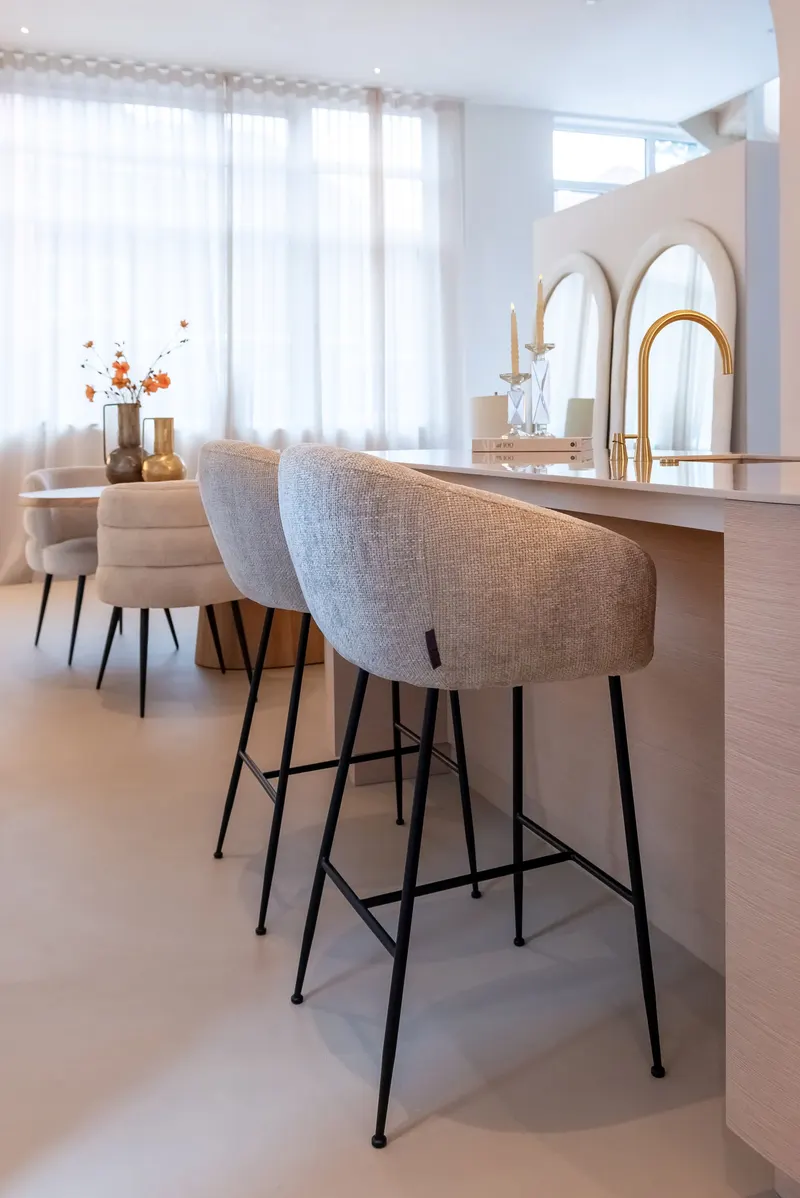Esszimmerstuhl Stella, Niagara Beige, feuerhemmend von Richmond Interiors, Wohnbeispiel 13, im Wohnraum