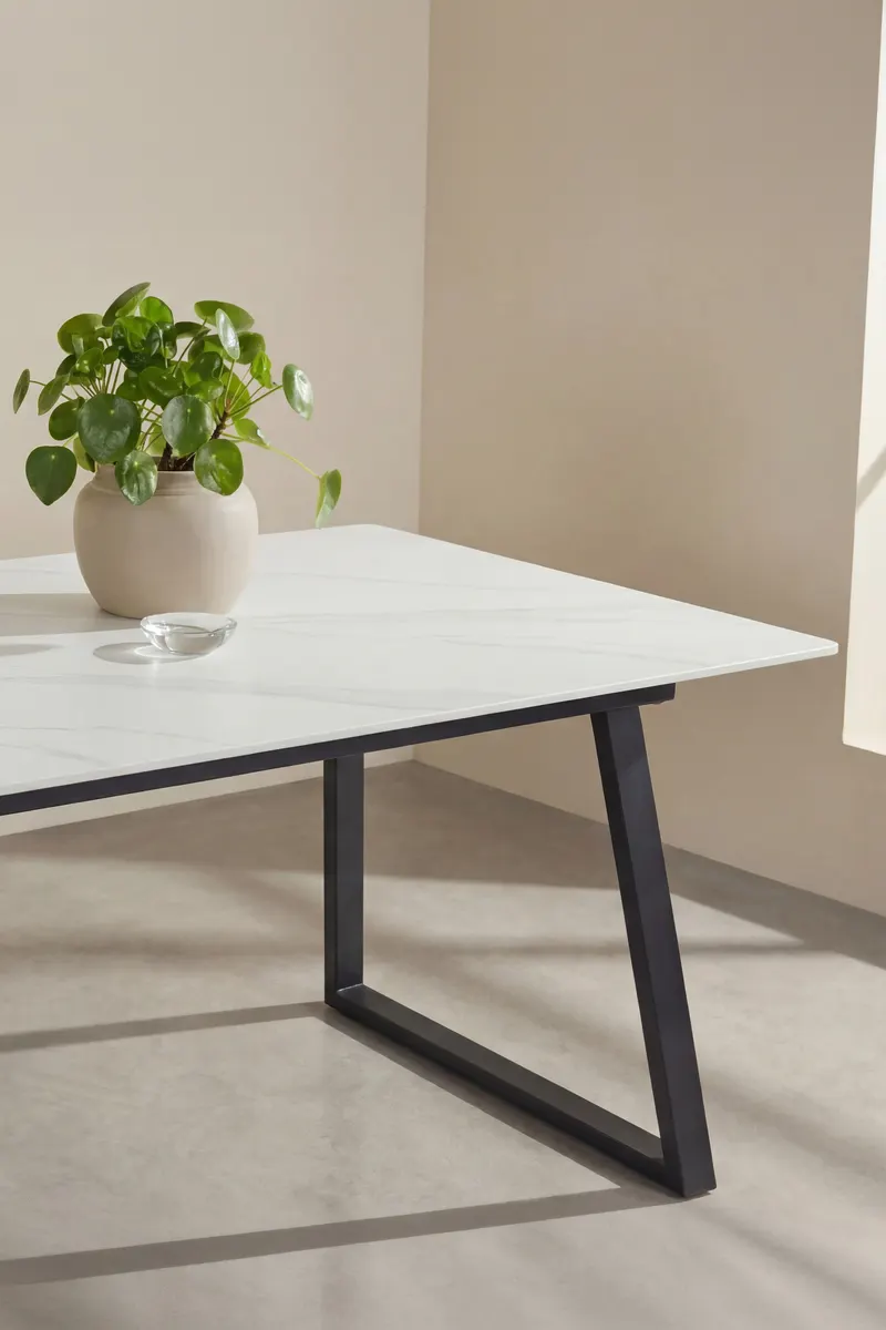 Estelle rechteckiger Esstisch in 200 × 90 cm, Weiß, Gestell Schwarz, im Wohnraum, Ansicht 3