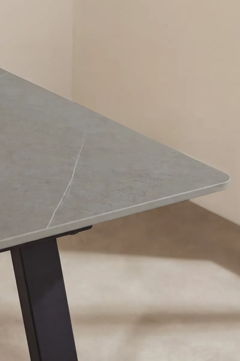 Estelle rechteckiger Esstisch in 200 × 90 cm, Dunkelgrau, Gestell Schwarz, im Wohnraum, Ansicht 4