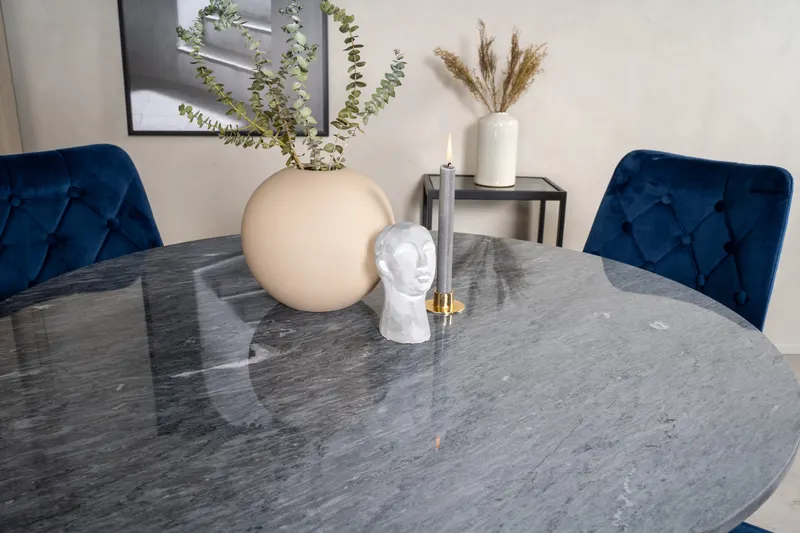 Estelle & Velvet Deluxe Essgruppe mit rundem Marmortisch und 4 Polsterstühlen in Dunkelgrau, Gestell Schwarz, Blau, Gestell Gold, im Wohnraum, Ansicht 4