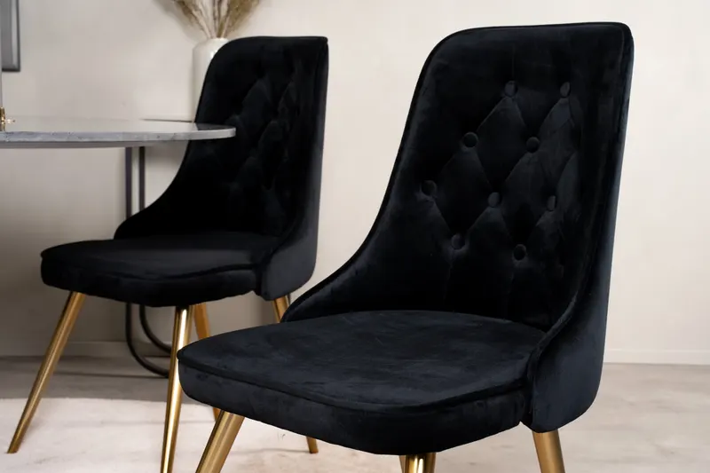 Estelle & Velvet Deluxe Essgruppe mit rundem Marmortisch und 4 Polsterstühlen in Dunkelgrau, Gestell Schwarz, Gestell Gold, im Wohnraum, Ansicht 4