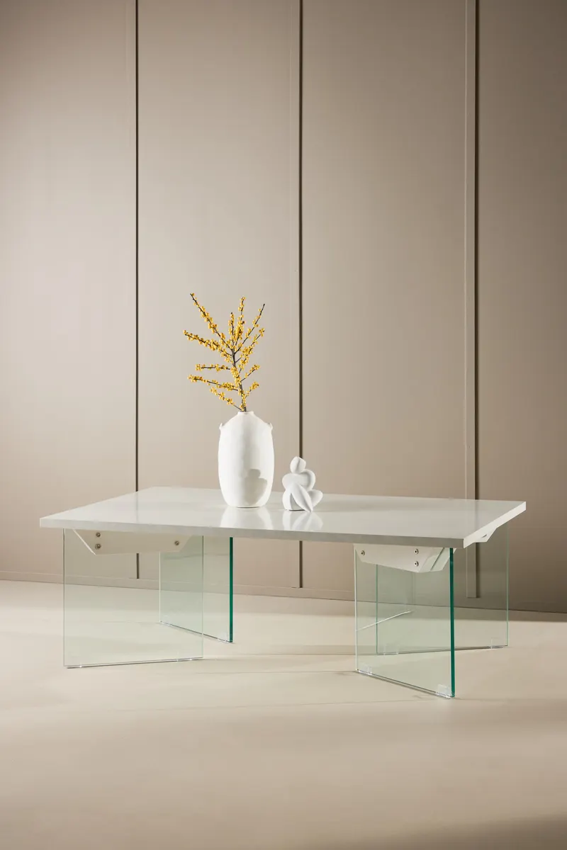 Ester Couchtisch mit Glasbeinen, im Wohnraum, Ansicht 1