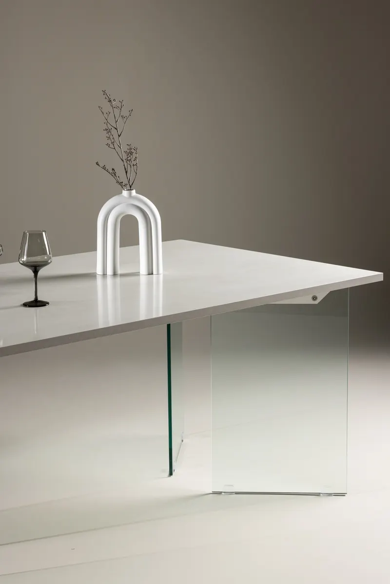 Ester rechteckiger Esstisch 180 × 90 cm mit Glasbeinen, im Wohnraum, Ansicht 2