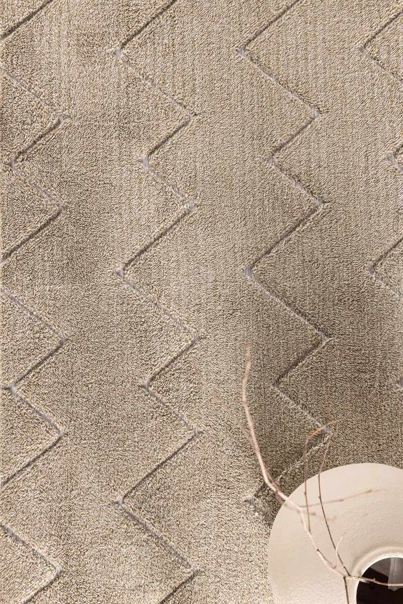Fia Kurzflor-Teppich mit Zickzackmuster in 230 × 160 cm, Braun, im Wohnraum, Ansicht 4
