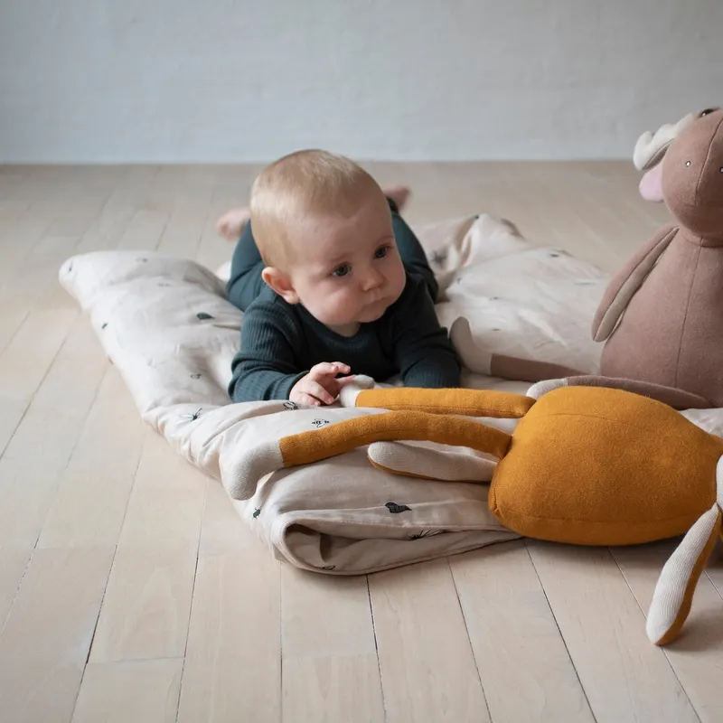 Fuchs-Kuscheltier Freya aus Baumwollstrick mit Polyesterfüllung, FILIBABBA, Dunkelorange, 50 × 25 × 15 cm (H × B × L), Ansicht 4
