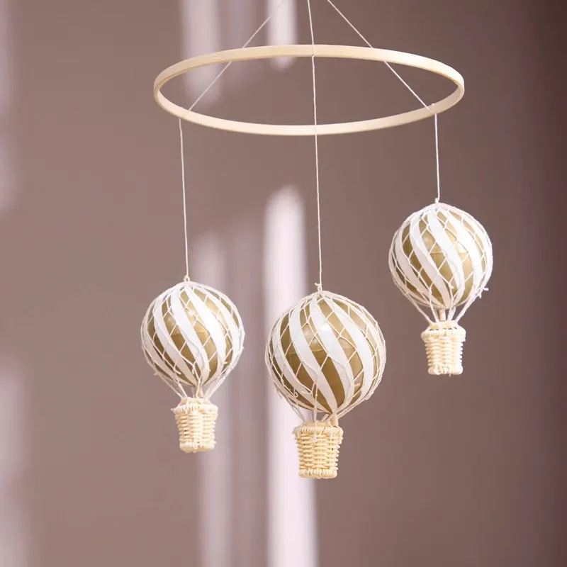 FILIBABBA Mobile mit drei Luftballons und Bambusring, Goldfarben, Höhe 19 cm, Breite 30 cm, Länge 30 cm, Ansicht 3