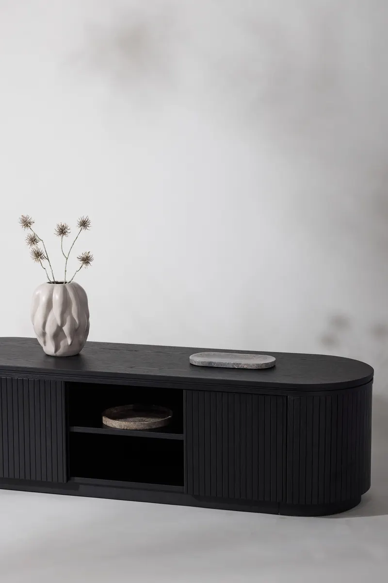Fjällbacka TV-Lowboard mit abgerundeten Seiten, im Wohnraum, Ansicht 2